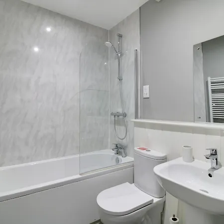 2br Weekly Stay, Parking, Sleeps 6, Ideal For Work Trips, Flat 1 * Harrogate
