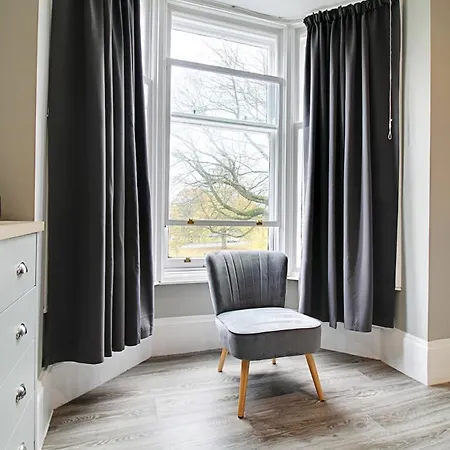 2br Weekly Stay, Parking, Sleeps 6, Ideal For Work Trips, Flat 1 * Harrogate